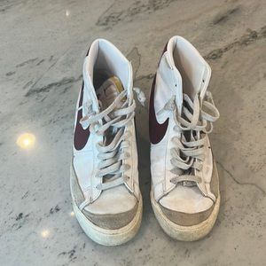 Nike blazers mid ‘77 vintage beet root size 9